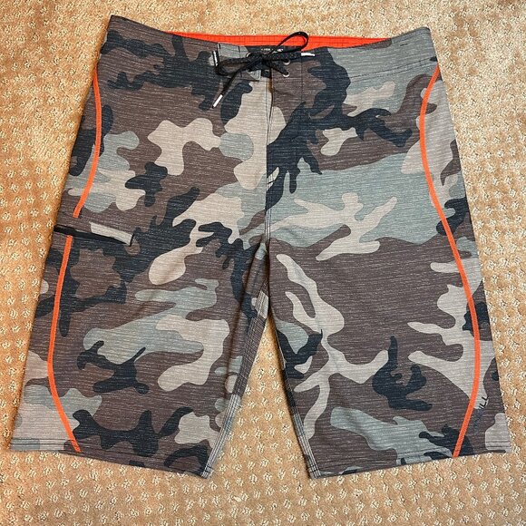 O’Neill Hyperfreak Camo Board Shorts XLONG Outdoor Camping Hiking Hunting EUC 32 - Picture 1 of 10